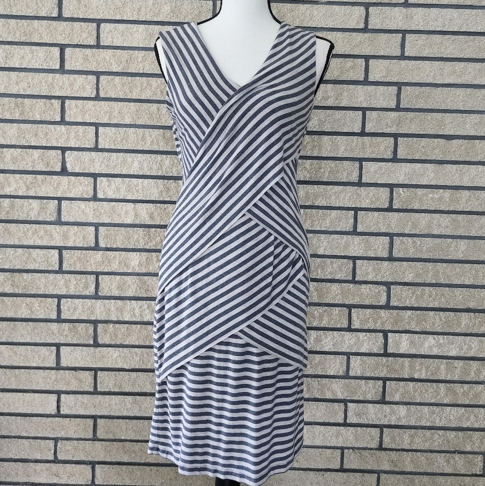 Ellen Tracy Dress Strechable Stripe Criss Cross Layered for Women Size 4